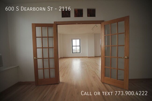 Photo - 600 S Dearborn St