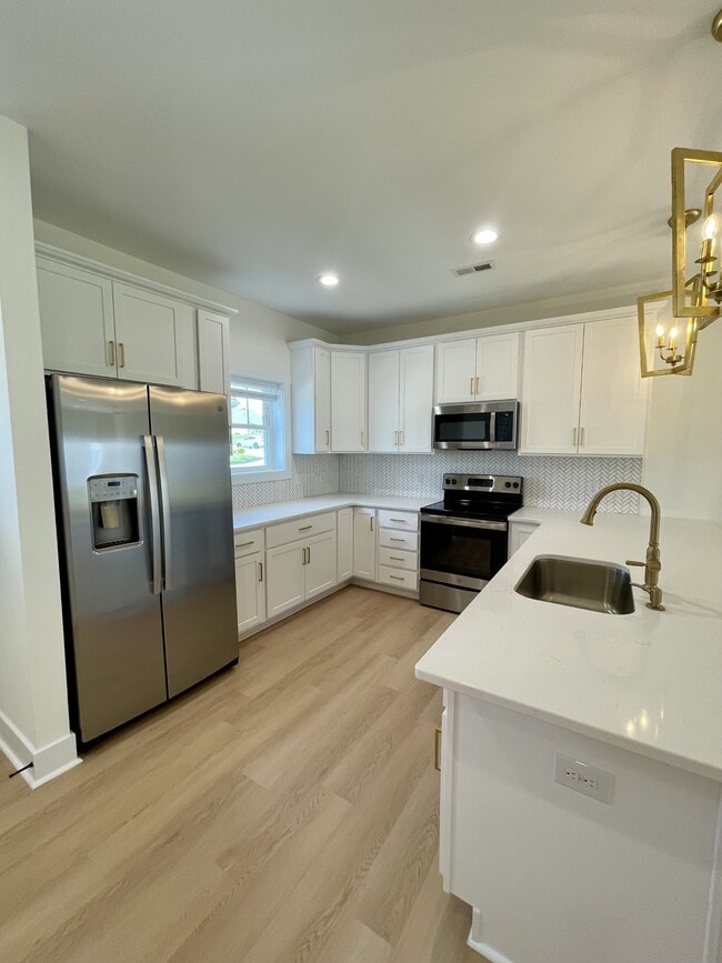 Photo - 556 Leesville Rd