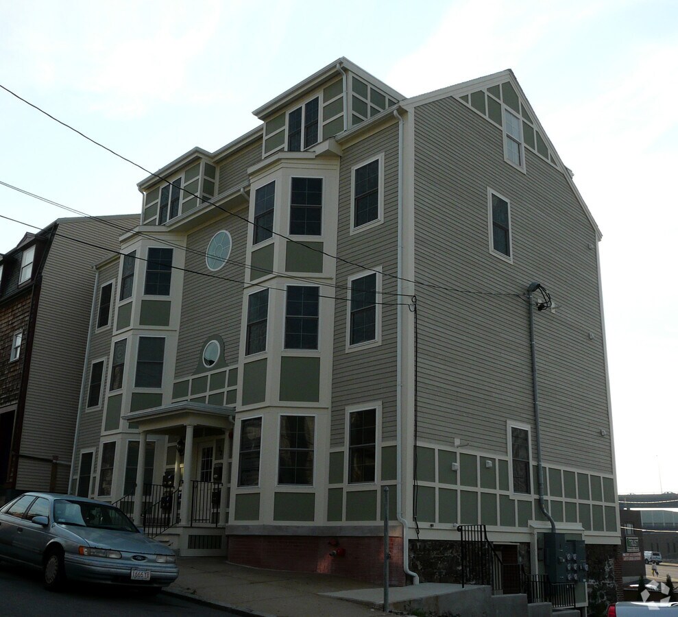 Photo - 32 Parker St Apartments