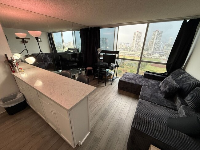 Photo - Beautiful High-Rise 1 Bedroom in Waikiki with Covered Parking