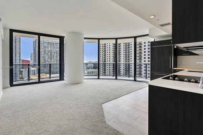 Building Photo - 45 SW 9th St Unit 1806