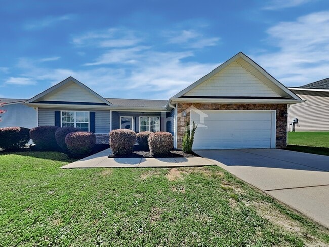 Photo - 204 Eastpark Way House