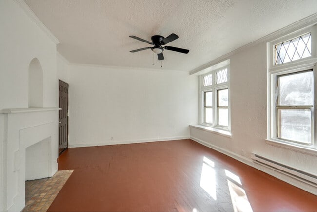 Photo - 2828 S Moreland Blvd Unidad 2