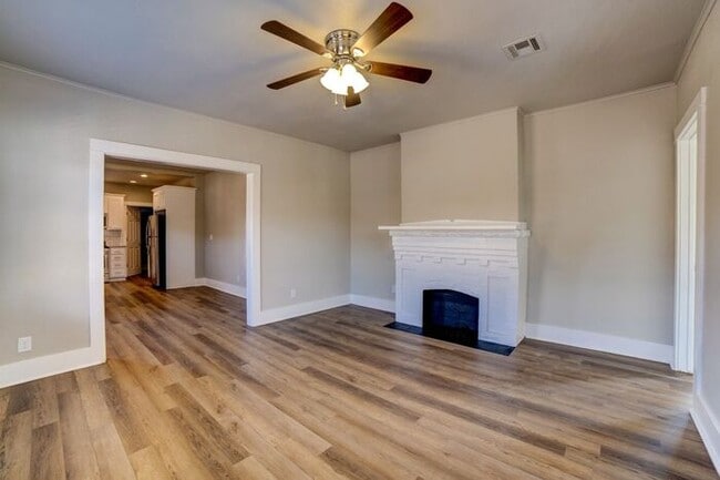 Photo - Dreamy Craftsman 3/2 Expertly Remolded