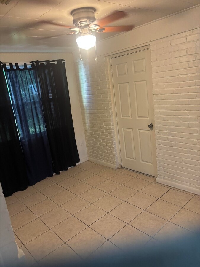 Photo - 3350 Sheridan Rd