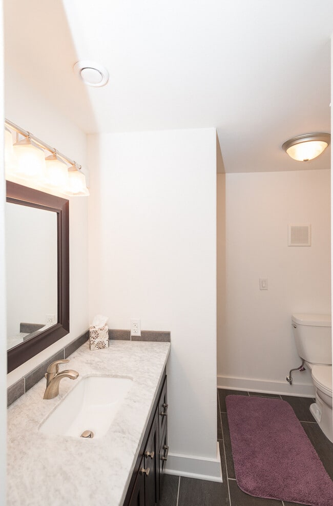 Photo - 4 Bedroom Home Lakewood