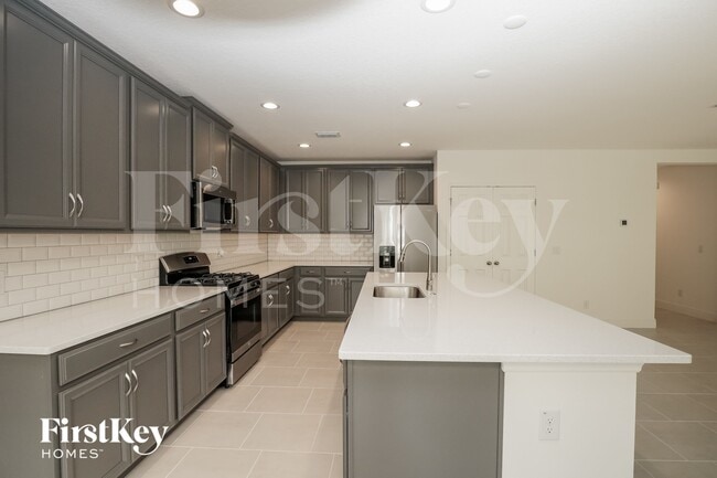 Photo - 681 Blackstone St