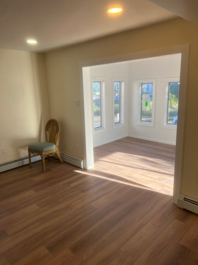 Photo - 436 Brook St