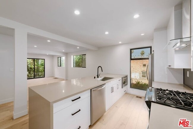 Building Photo - 3431 Larissa Dr Rental