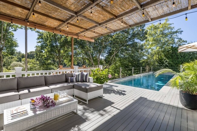 Photo - 29 Morris Cove Ln