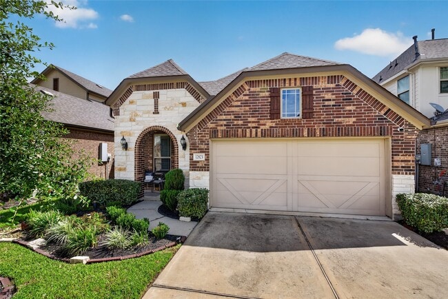 Building Photo - 12823 Silverbank Run Dr