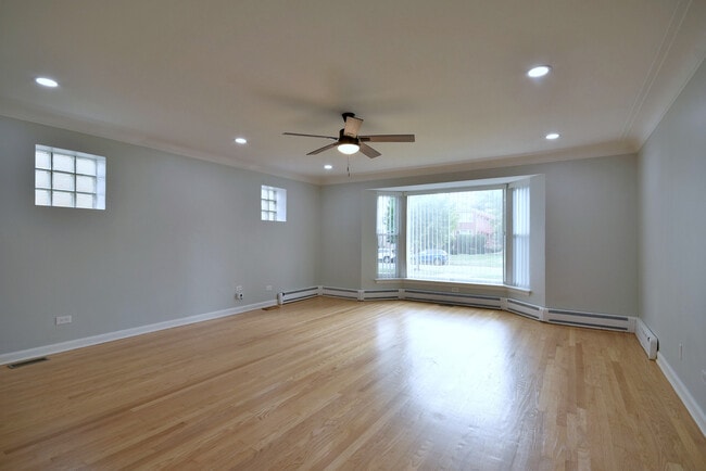 Photo - 1530 Clinton Pl