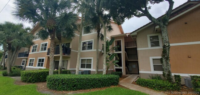 9033 Wiles Rd Unit 308