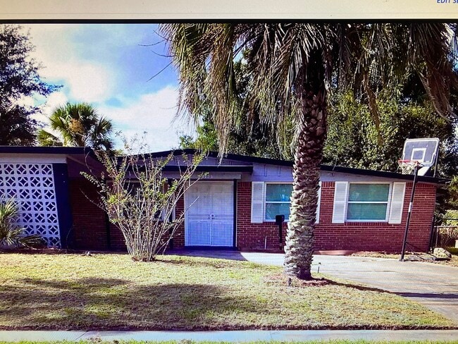 Building Photo - 3923 Harbor View Dr