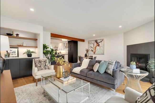 Photo - 210 Boylston Ave E Unit #205