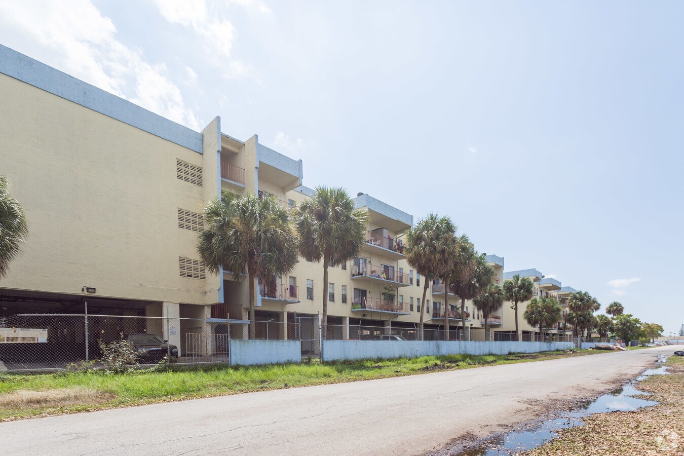 Photo - Granada Gardens