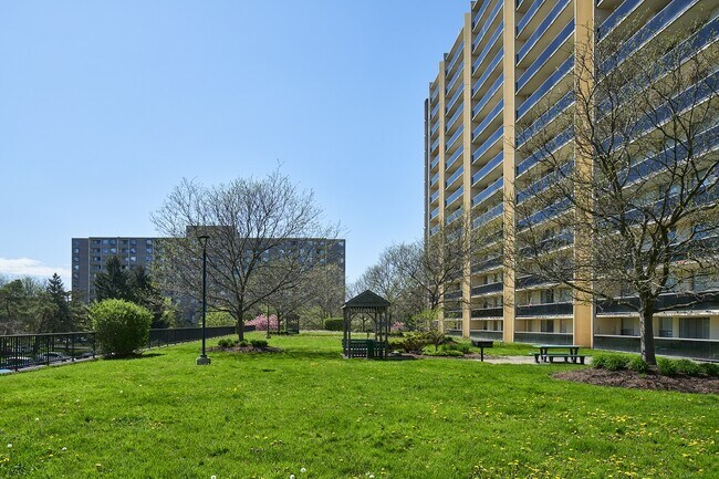 Photo - 170 Cherryhill Cir