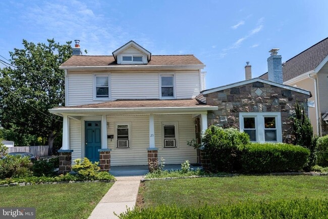 Building Photo - 25 Greenview Ave Rental
