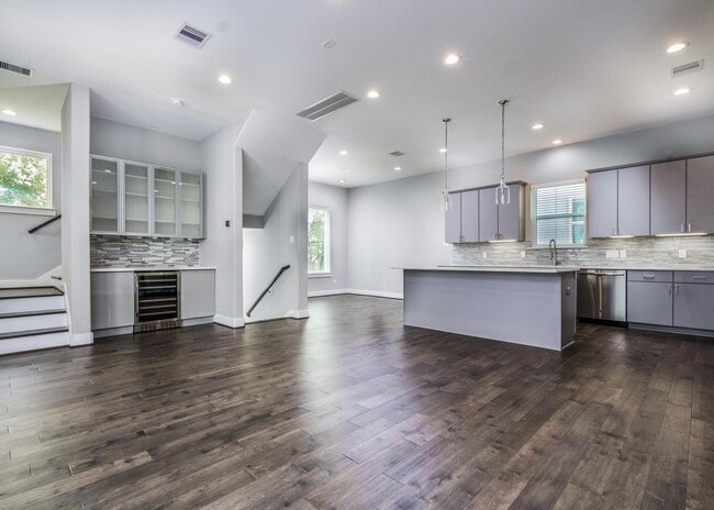 Photo - 8409 Hempstead Rd