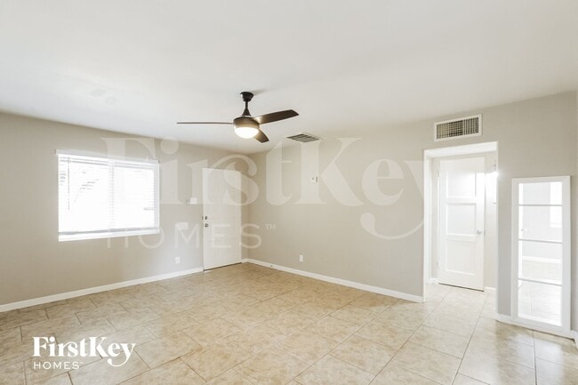 Photo - 3625 N 21st Dr