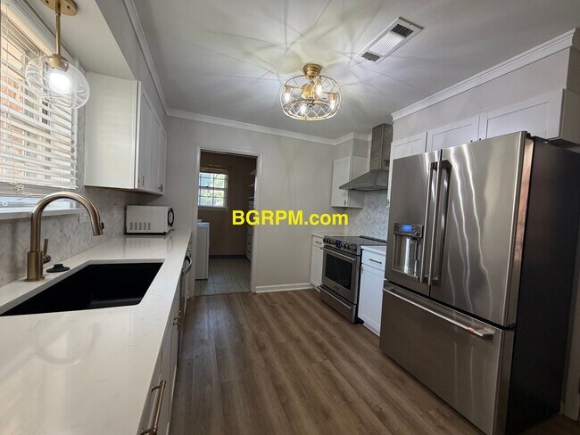 Photo - 2210 Crestwood Rd