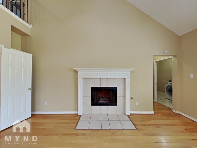 Photo - 102 Elm Fork Dr