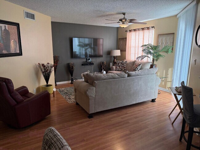 Photo - 10451 W Broward Blvd Unit 306