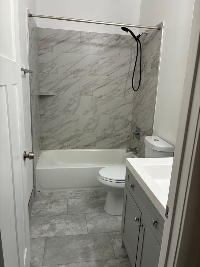 216 W Apple St Unit 1
