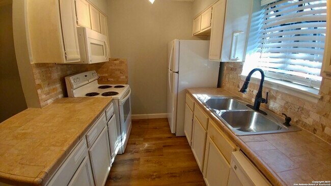 Photo - 4212 Medical Dr