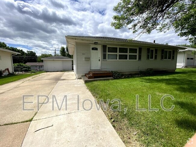 Building Photo - 1522 W 4th St Rental