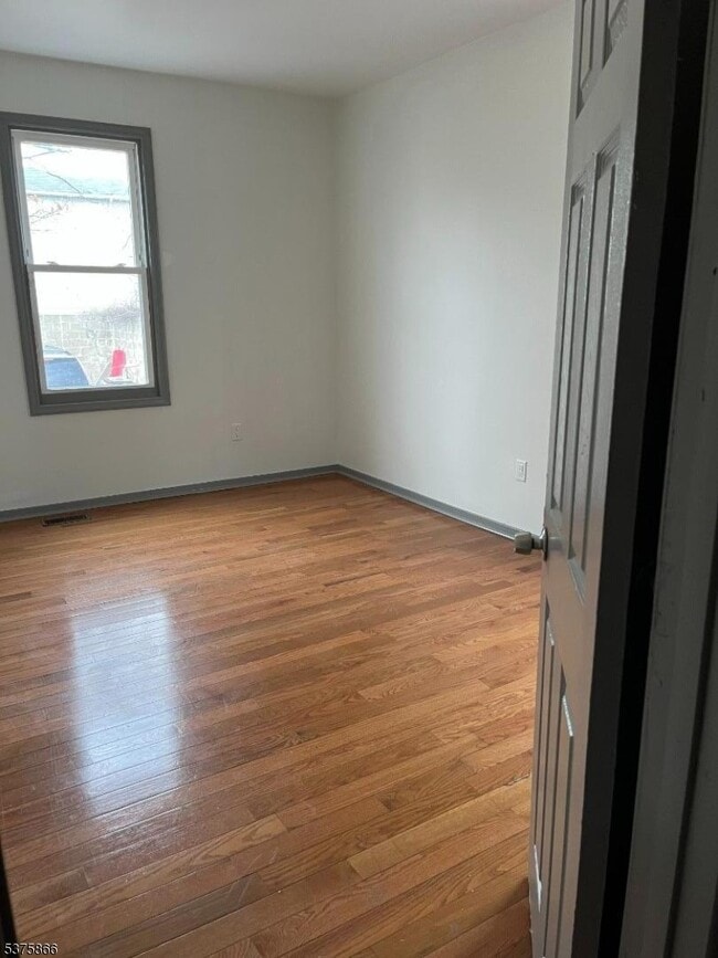 Photo - 253 Clinton Pl Unidad 1