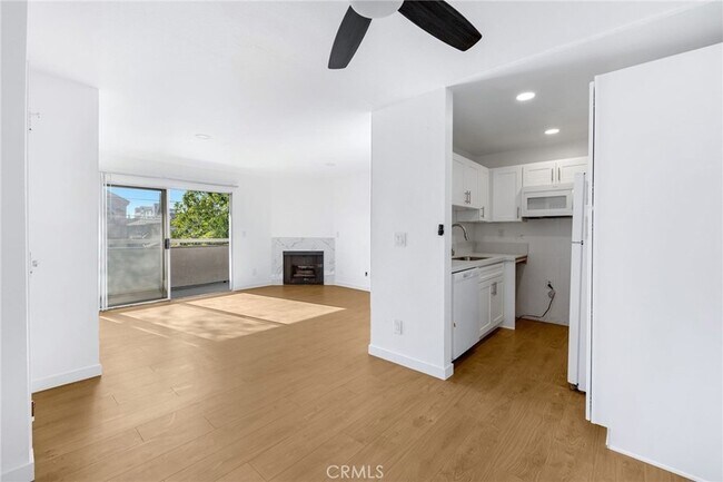 Photo - 4406 Cahuenga Blvd Unit 109