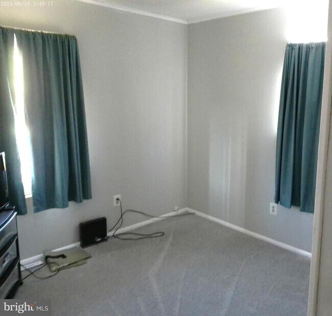 Photo - 453 Bayberry St