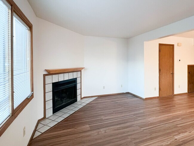 Photo - 433 Dailey Ave