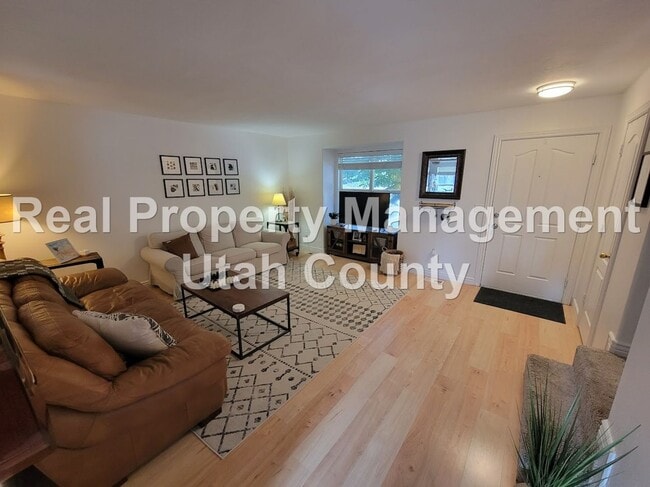 Building Photo - Eagle Mountain Townhouse