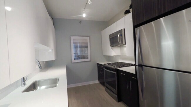 Building Photo - 207 N Garland Ct