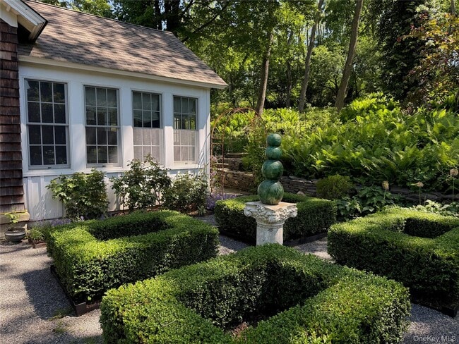 Photo - 20 Taintor Way