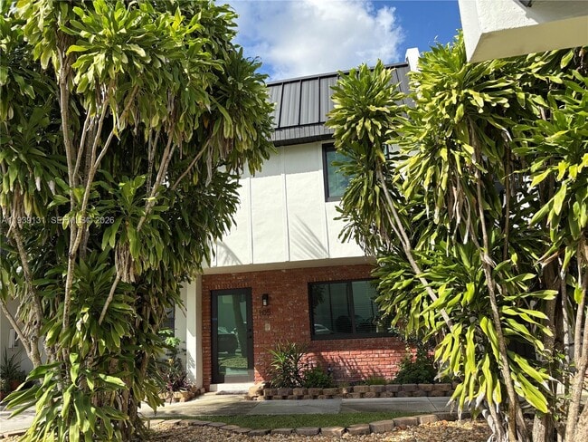 Photo - 5555 Ludlam Rd