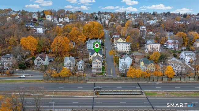 Photo - 146 Charles St