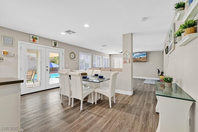 Photo - 2735 Peekskill Ave