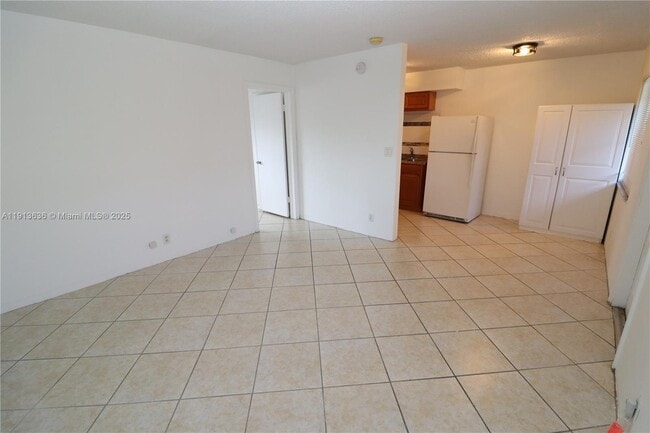 Photo - 59 NW 37th St Unit 3