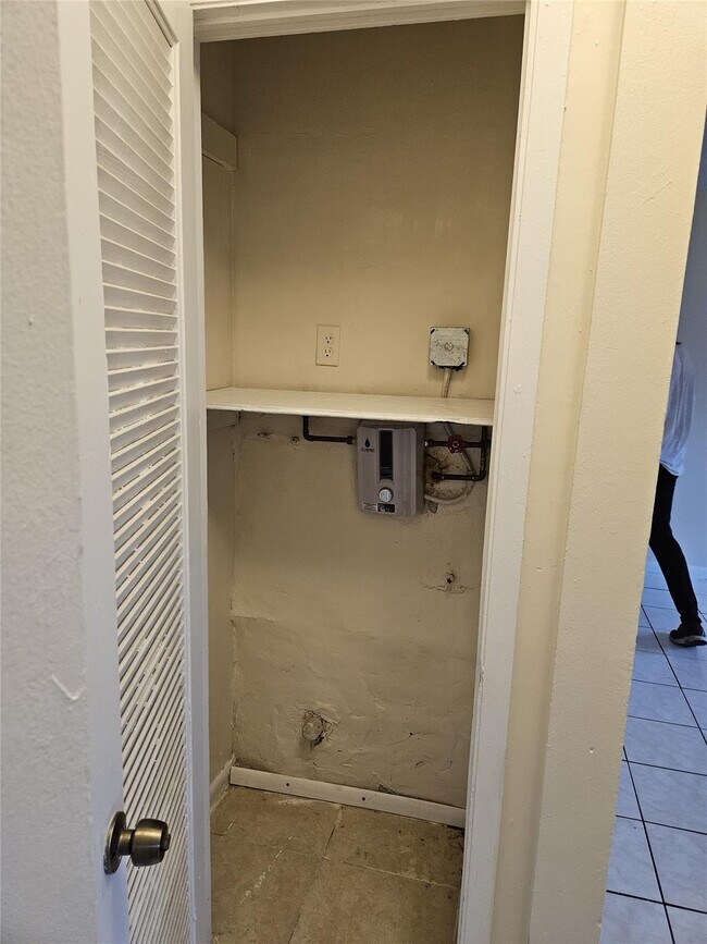 Photo - 716 SW 7th St Unit 1