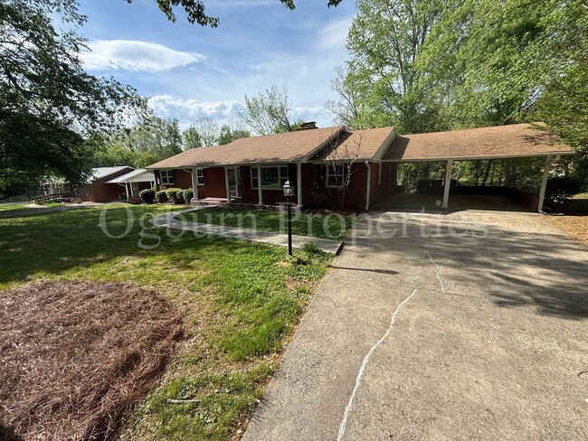 Building Photo - 4975 Stonington Rd SW