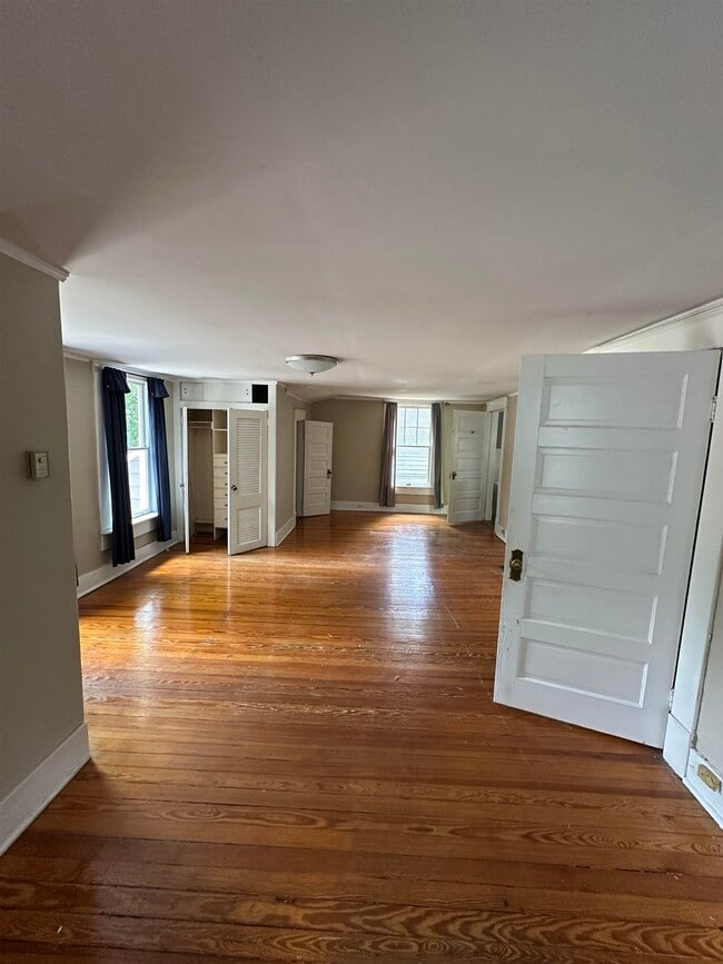 Photo - 1884 Vinton Ave