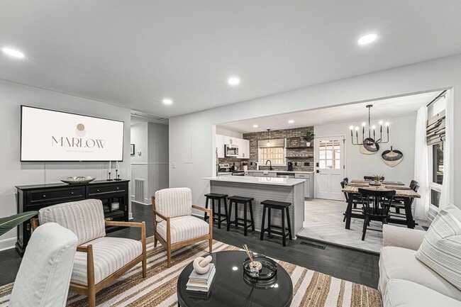 Photo - 5050 Pittman St