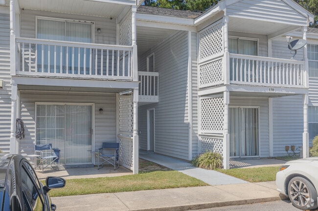 Building Photo - Four Oaks Apartments