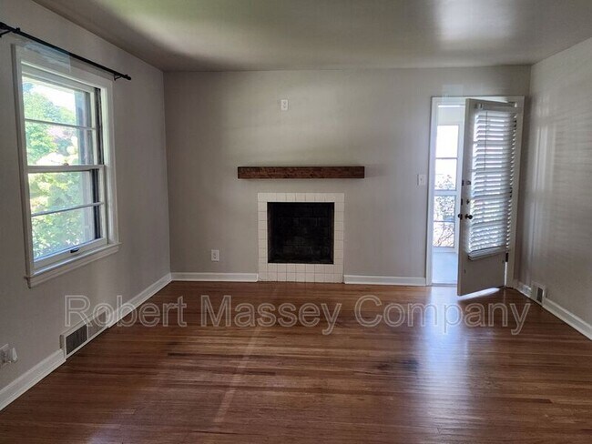 Photo - 1628 Nightingale Rd