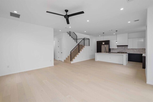 Photo - 1704 Kinney Ave Unidad A