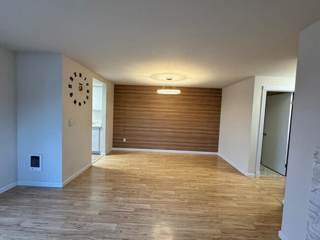 Photo - 2017 Eastlake Ave E Unit 203