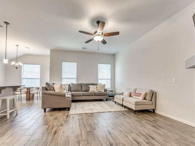 Photo - 2323 Arcady Ave